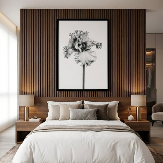 Iris en Noir Art Print